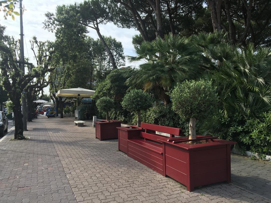 Il Parco Apartments Марина-ди-Масса Экстерьер фото